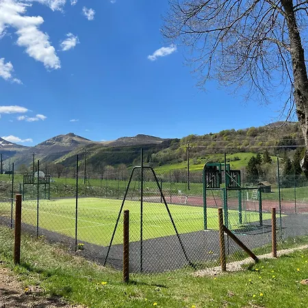 Camping Onlycamp Les Monts Du Cantal