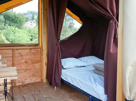 Onlycamp Les Monts Du Cantal Parque de Campismo *