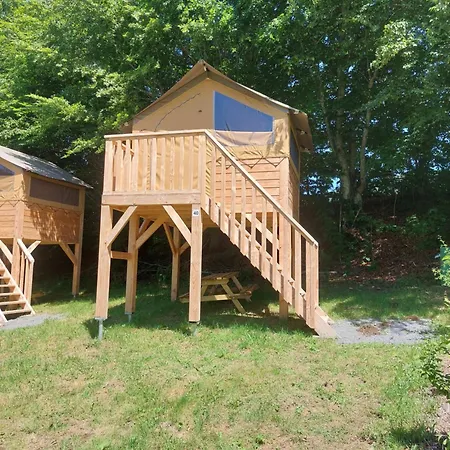 Onlycamp Les Monts Du Cantal Parque de Campismo *